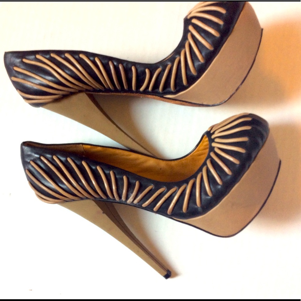L A M B Women Platform Heels Sz 7.5